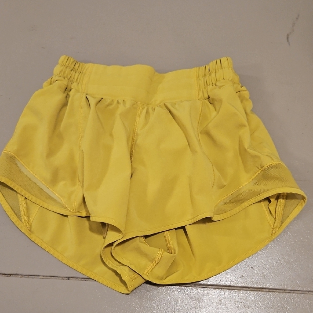 Lululemon Hotty Hot 2.5" Shorts